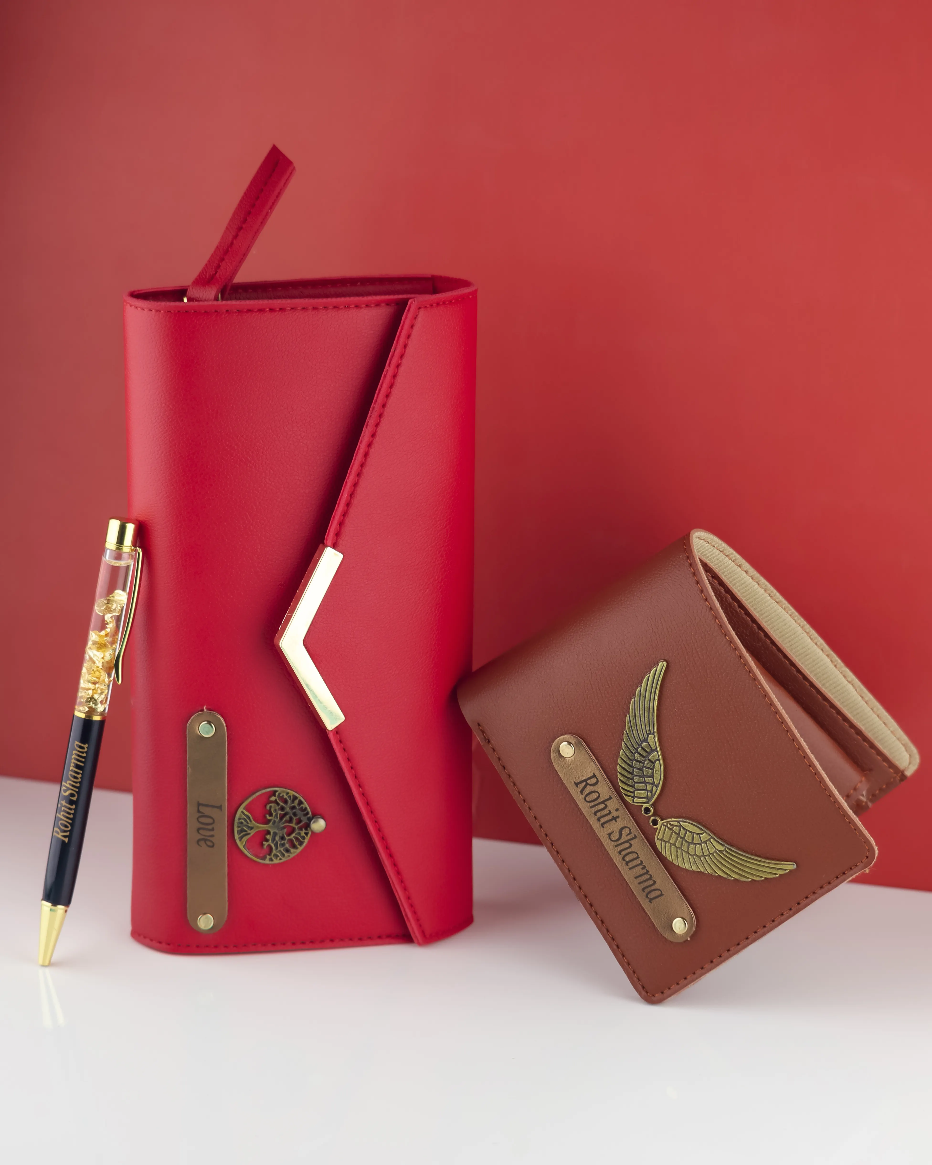 Elevate your marketing strategy with custom promotional items that leave a lasting impression. We create unique branded merchandise like branded tech accessories, drinkware, and corporate gifts that help you stand out.
